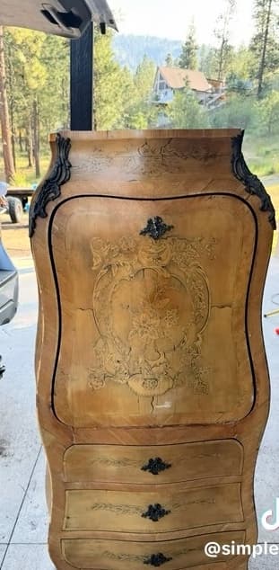 Burl Walnut Bombé Commode